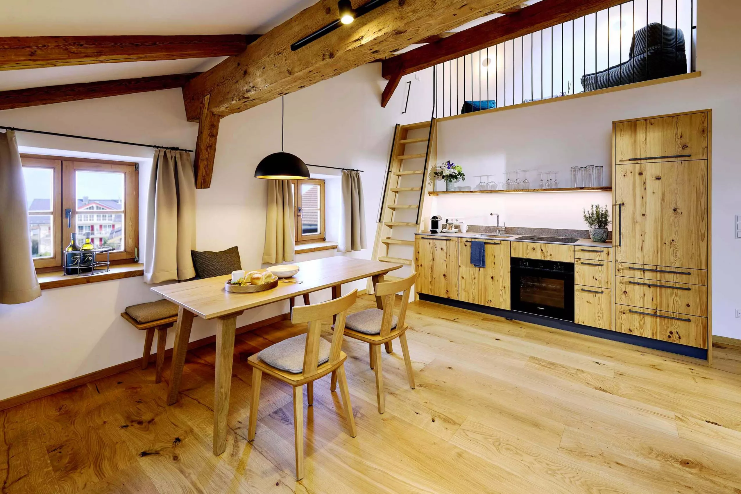 Ferienwohnung Weitblick Essbereich voll ausgestattete Küchenzeile