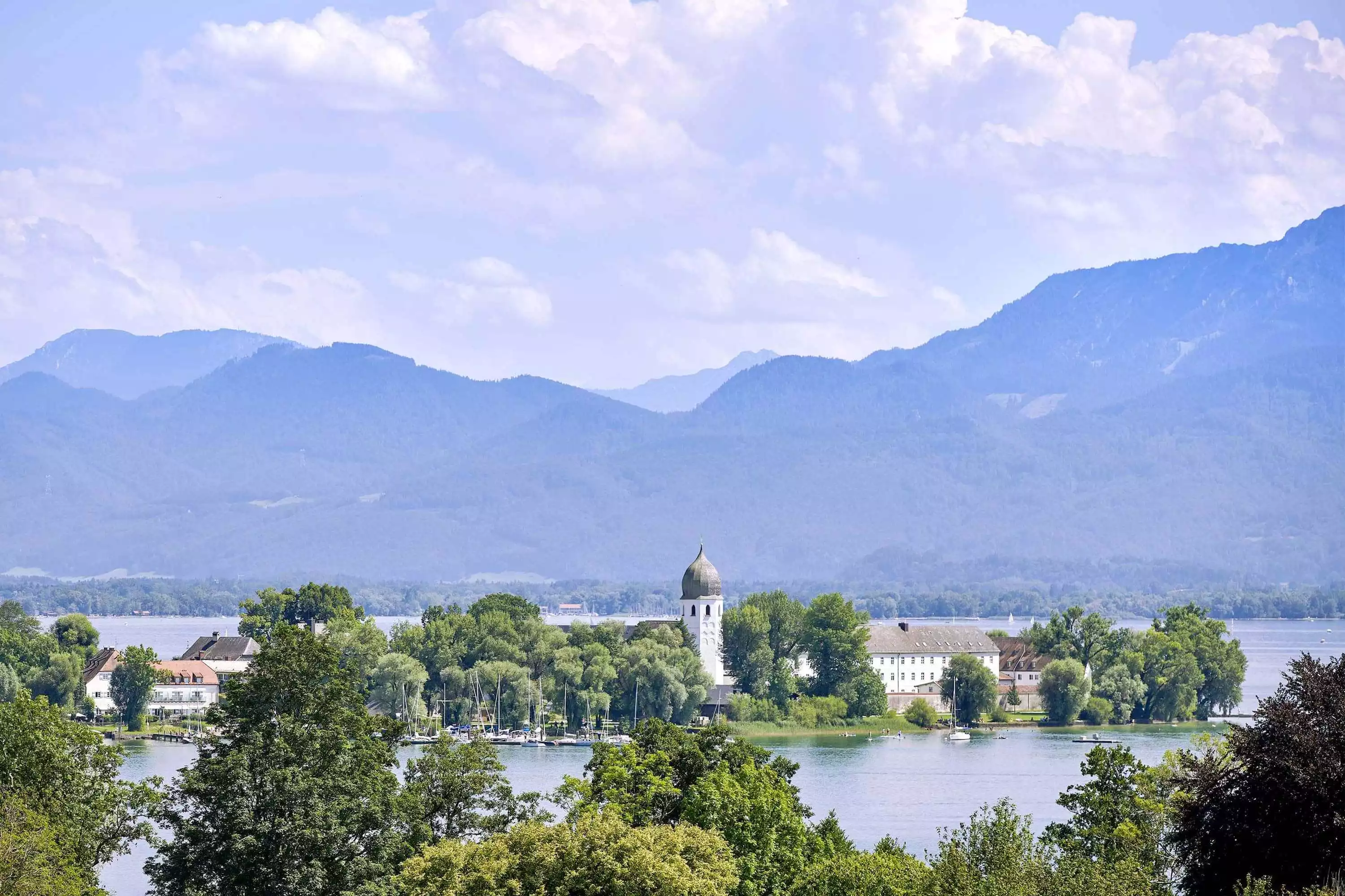 Chiemsee Fraueninsel Kloster Chiemseeschifffahrt