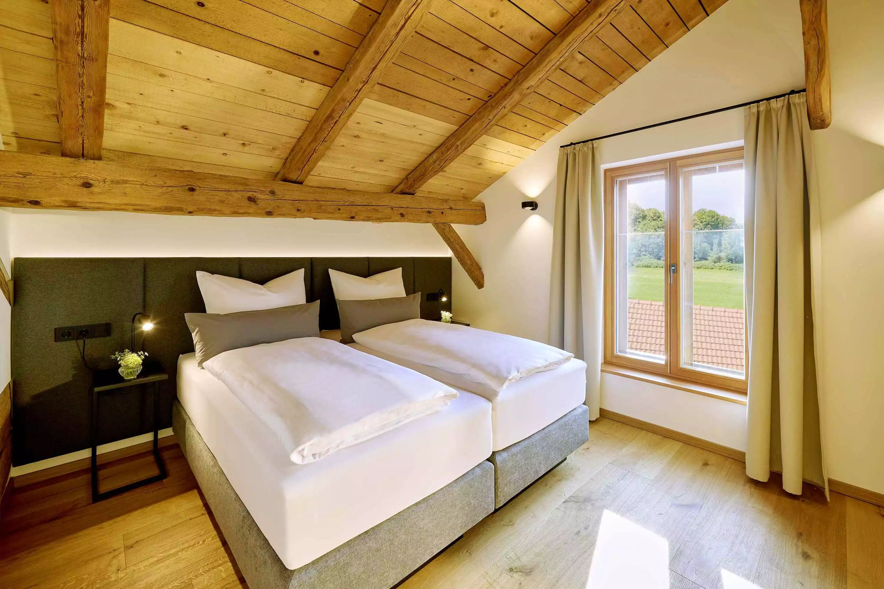 stilvoller Schlafraum Moierhof Gstadt