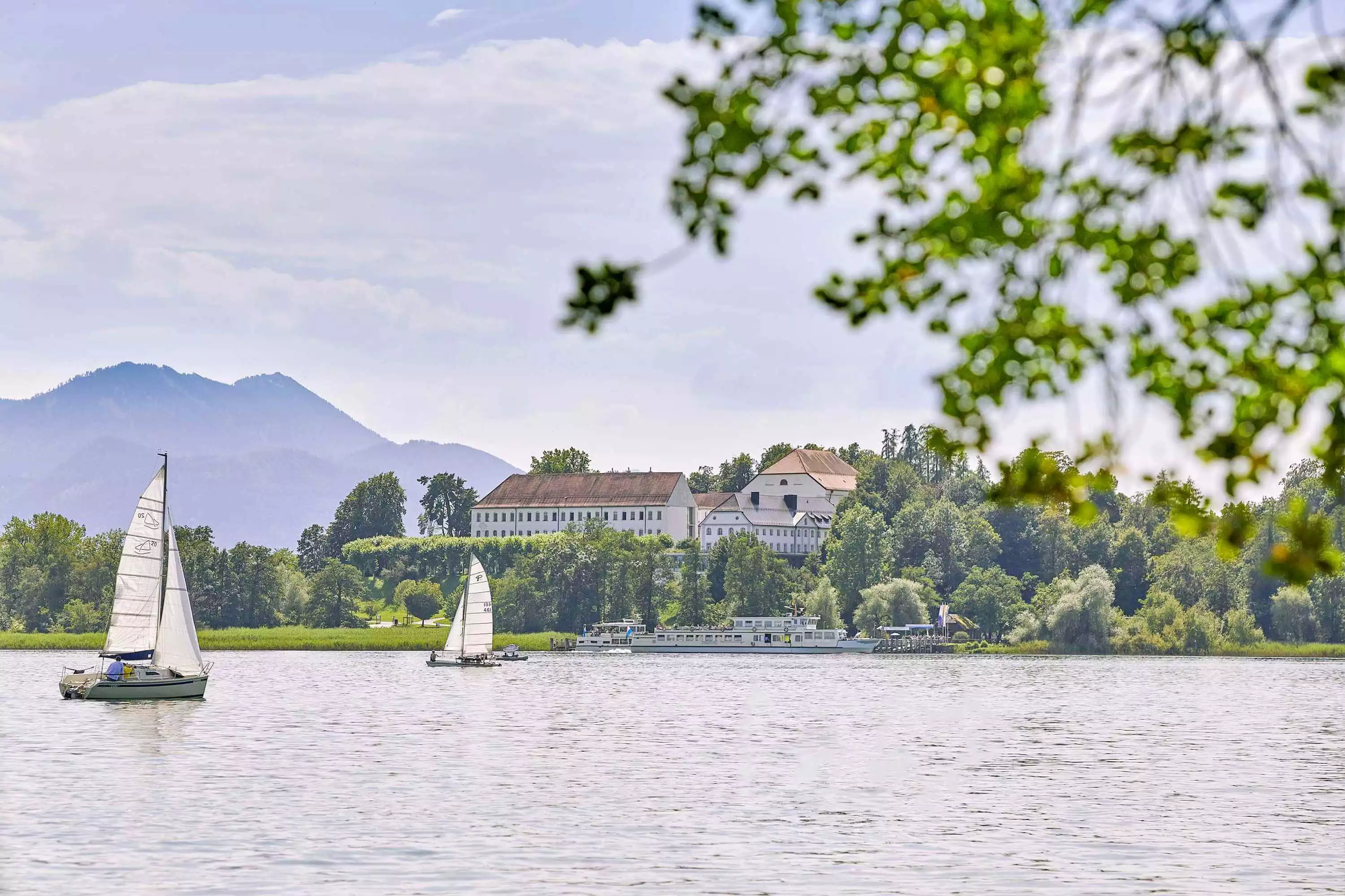 Altes Schloss auf der Herreninsel Augustiner-Chorherrenstift auf Herrenchiemsee