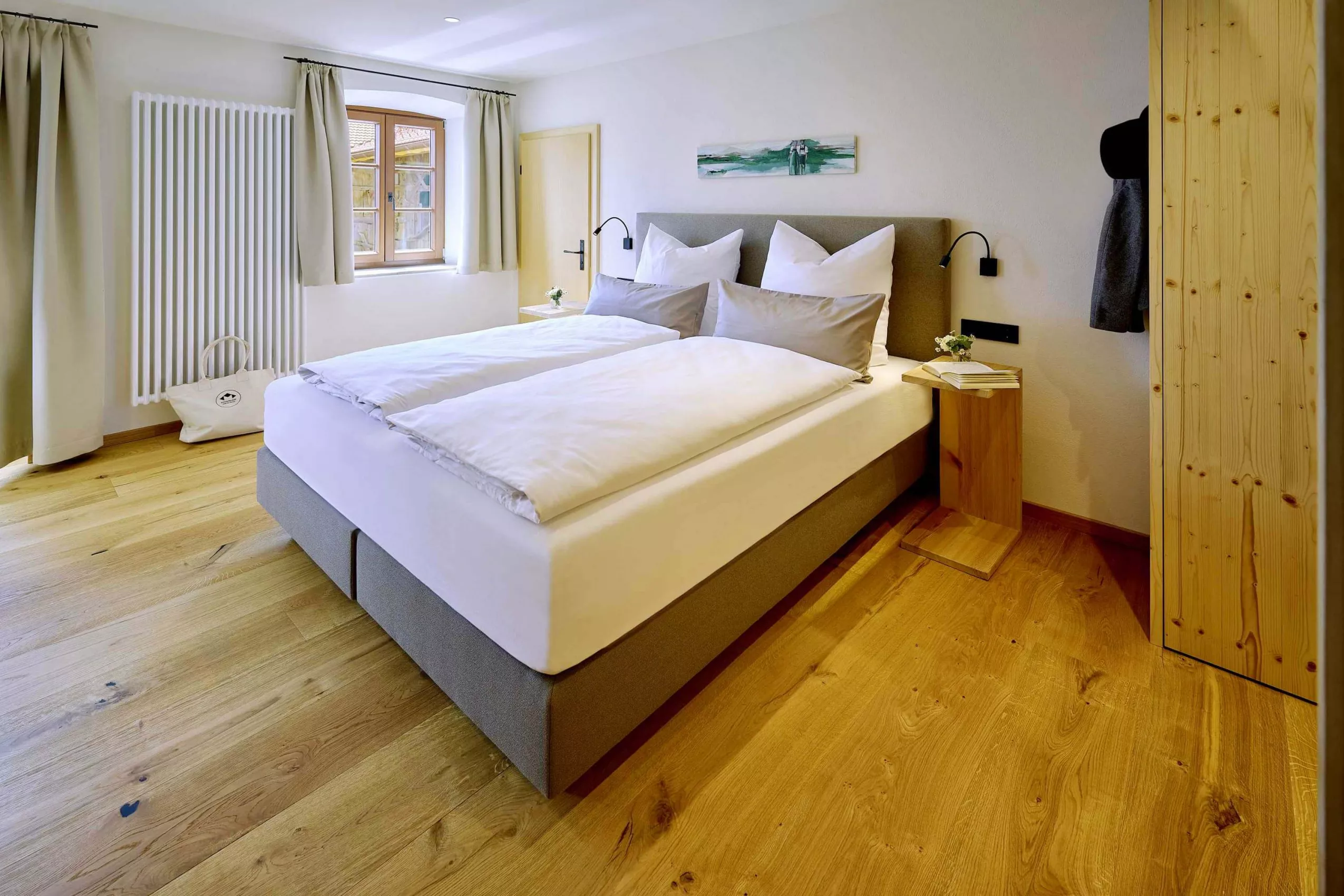 Schlafzimmer Ferienwohnung Hofglück Wohlfühlen Ambiente Urlaub Chiemsee Oberbayern Seebruck Gstadt
