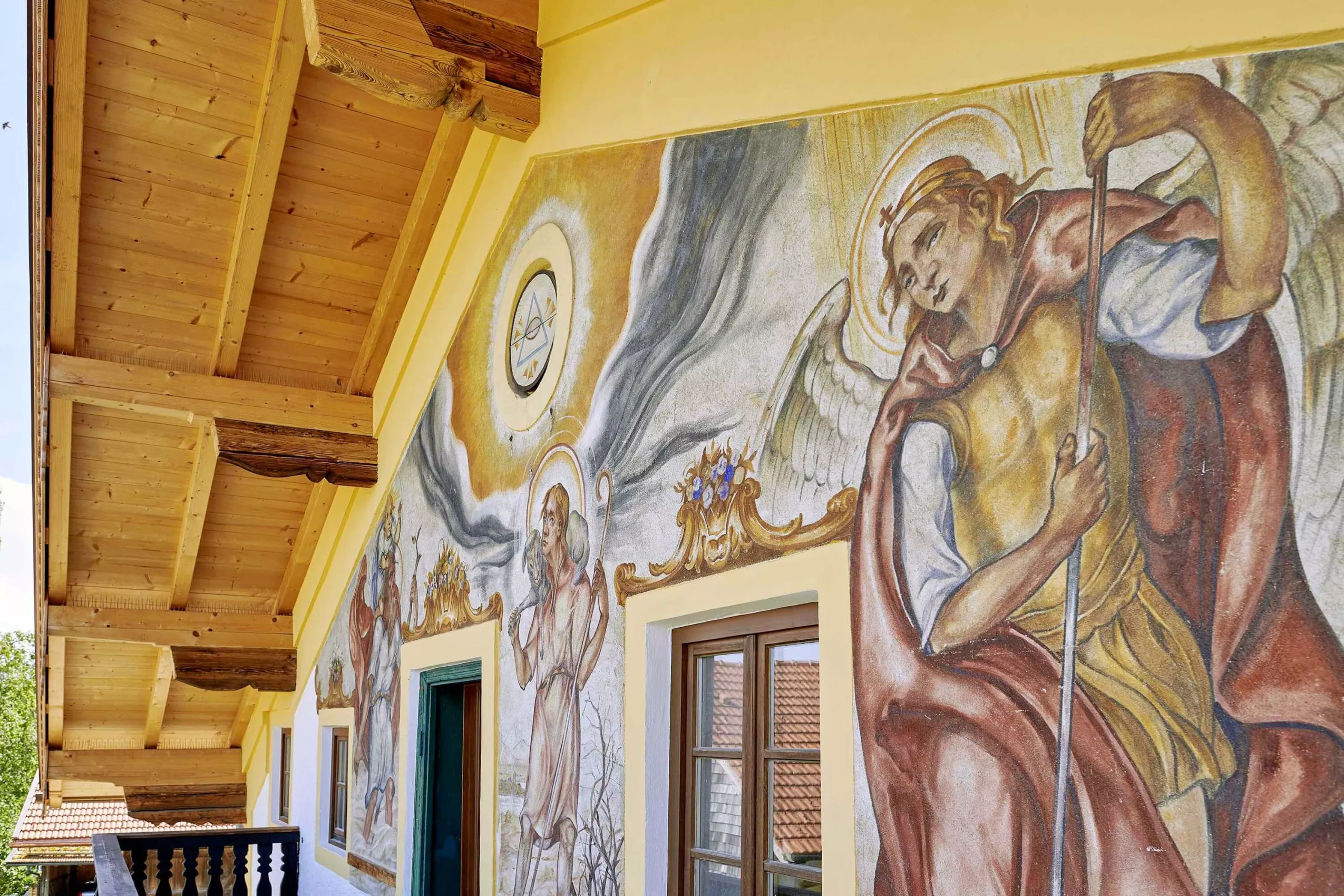 Freskenmalerei Moierhof Gstadt kultureller Schatz an der Fassade