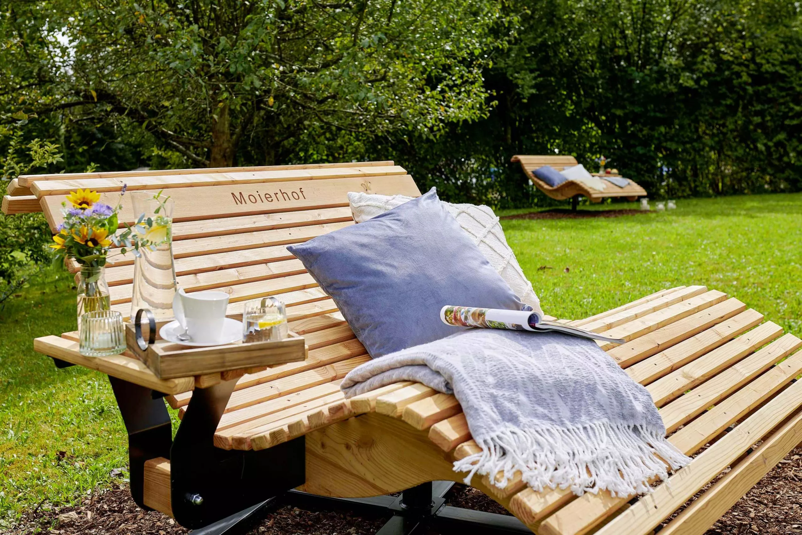 Relaxen auf der gemütlichen Liege im Garten