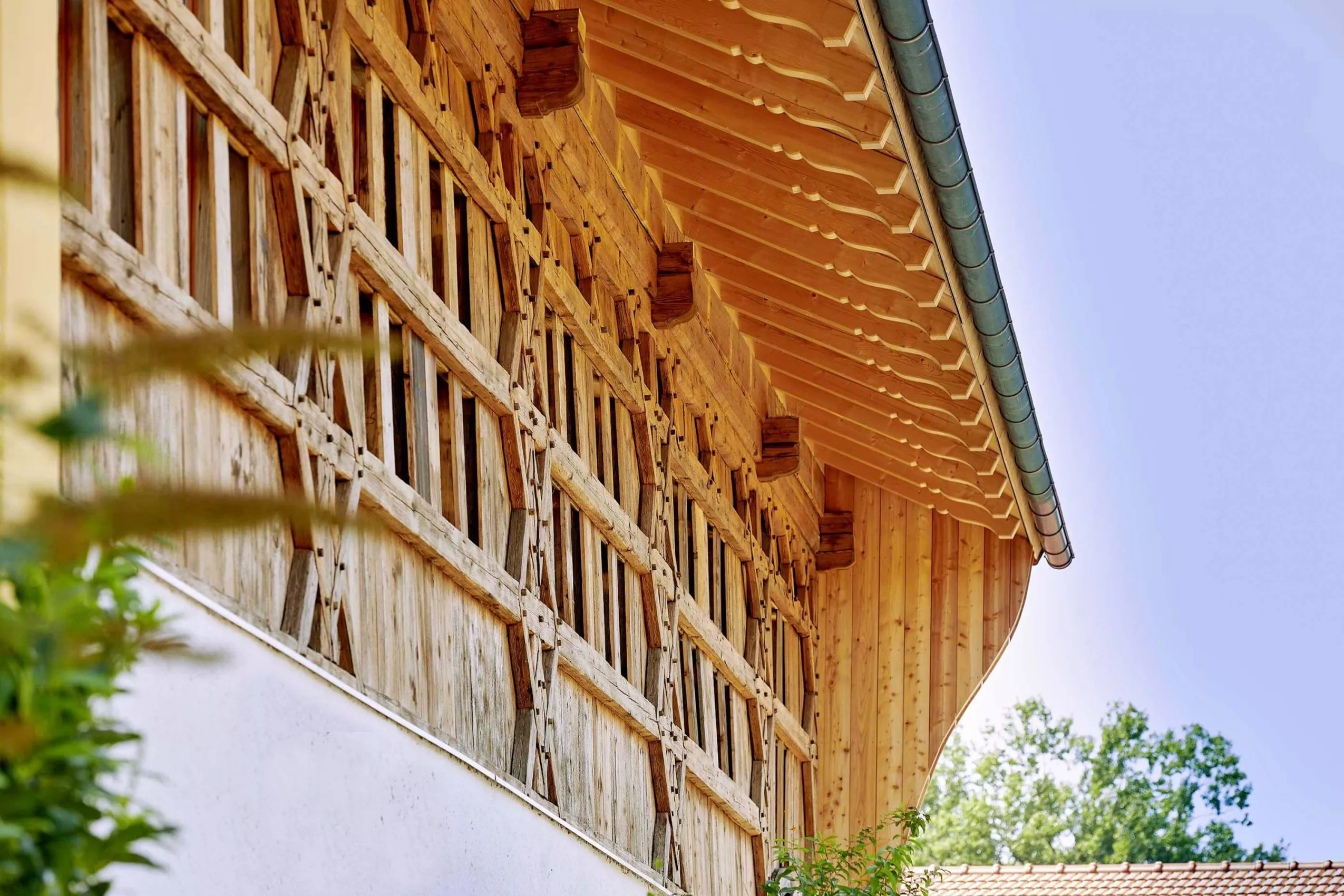 traditionelle Holzfassade Regionales Holz als nachhaltiger Baustoff