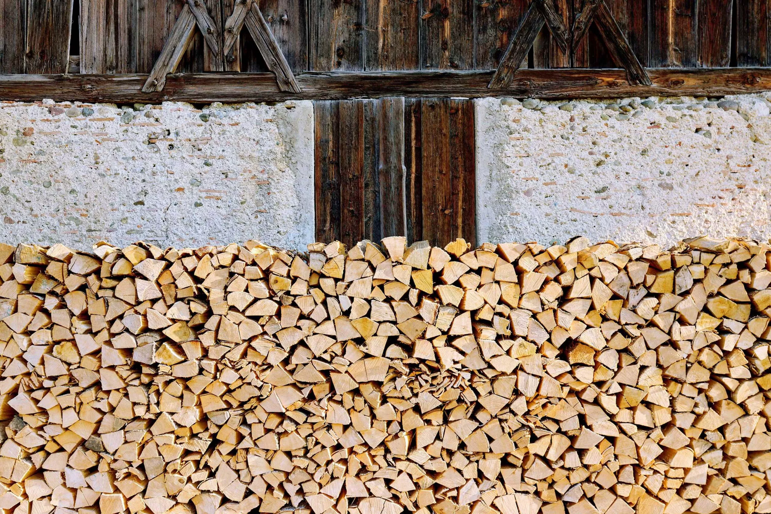Vorrat für unsere Scheitholzheizung Holz aus eigenem Wald