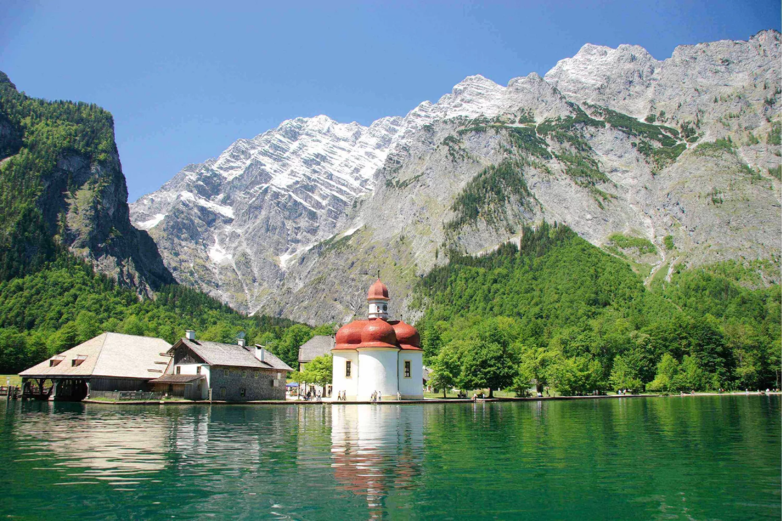 Naturkulisse am Königssee St. Bartholomä und den Watzmann bewundern