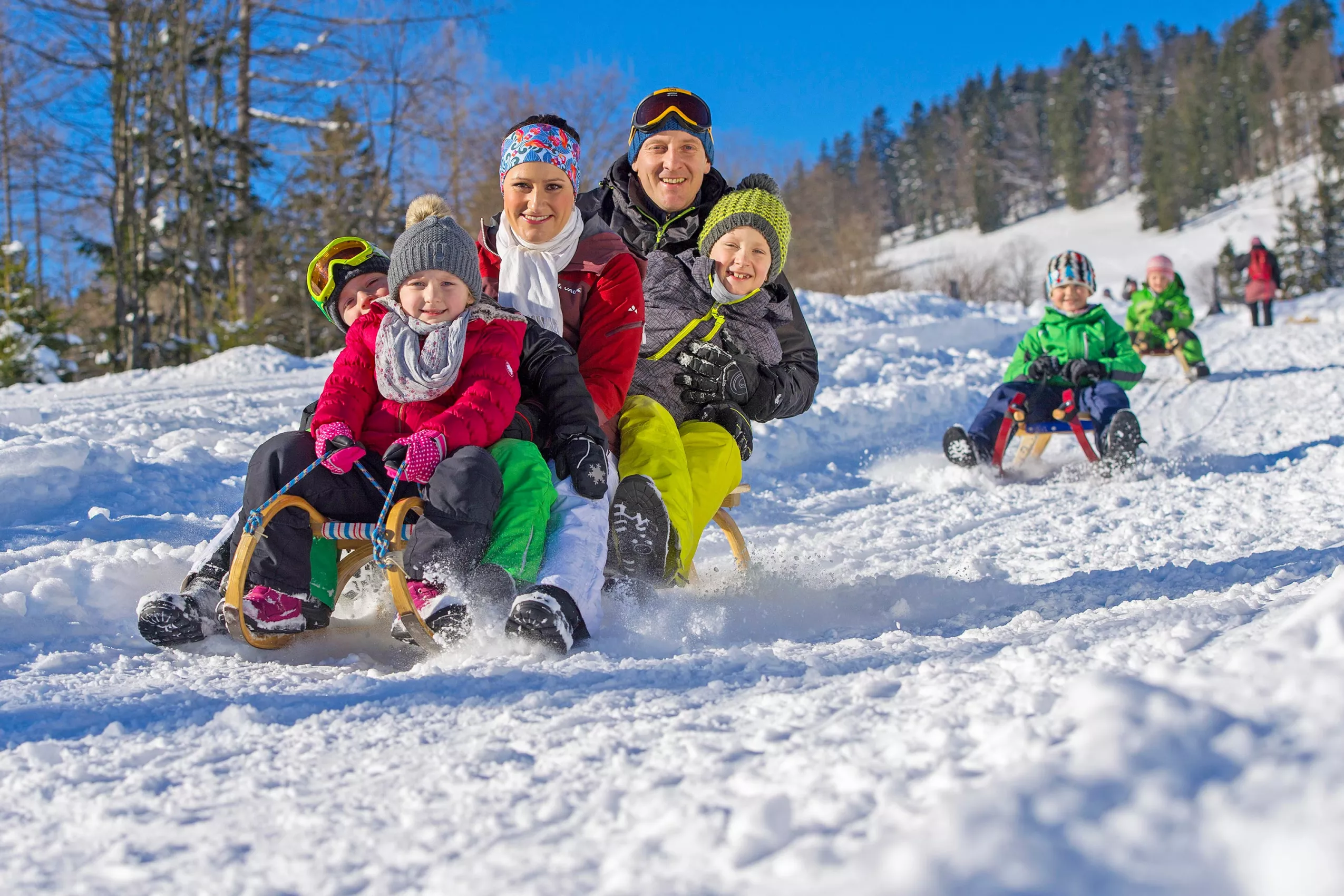 Rodeln in herrlicher Natur Winterspaß im Chiemgau am Chiemsee am Moierhof Gstadt