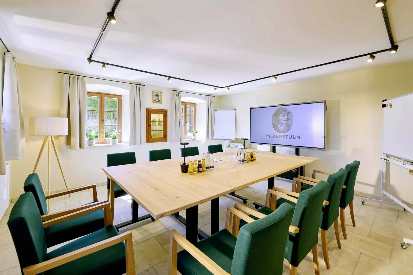 Semiare für bis zu 12 Personen Moierhof Gstadt Büro Workation Meeting Tagung Seminarraumm